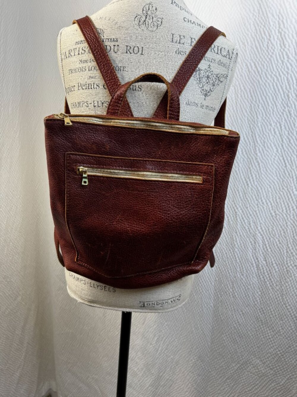 Portland Leather Goods Classic Nutmeg Leather Backpack With Gold Zippers - Picture 2 of 11